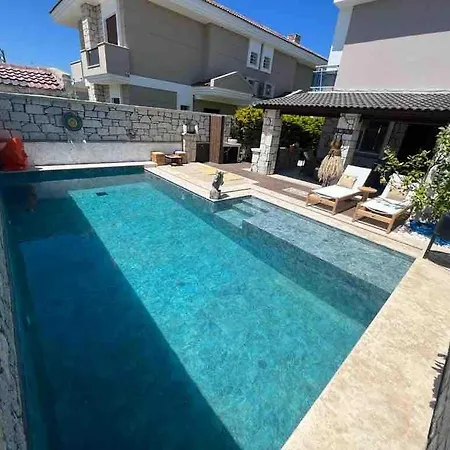 Willa Detached House With Pool In Alacati *
