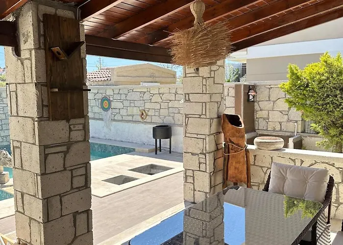 Detached House With Pool In Alacati