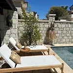 Detached House With Pool In Alacati 빌라