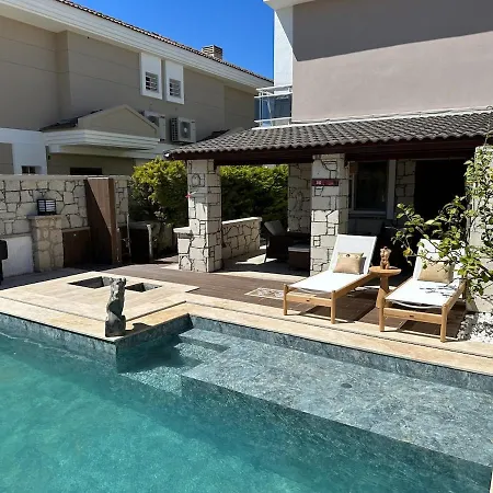 Detached House With Pool In Alaçatı *
