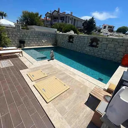 Villa Detached House With Pool In Alaçatı *