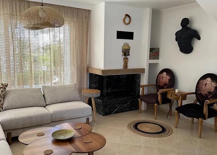 Detached House With Pool In Alaçatı Villa Çeşme