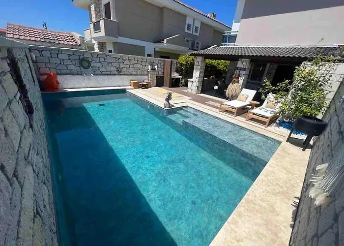 Villa Detached House With Pool In Alaçatı *