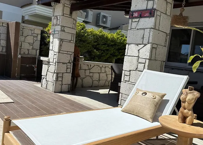 Detached House With Pool In Alaçatı Villa Çeşme